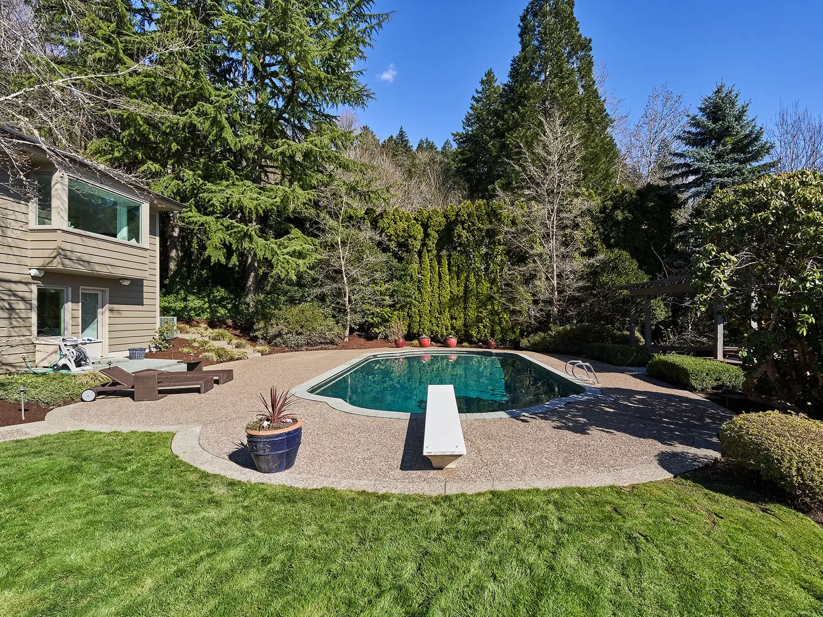 4801 SW Patton Road, 61s