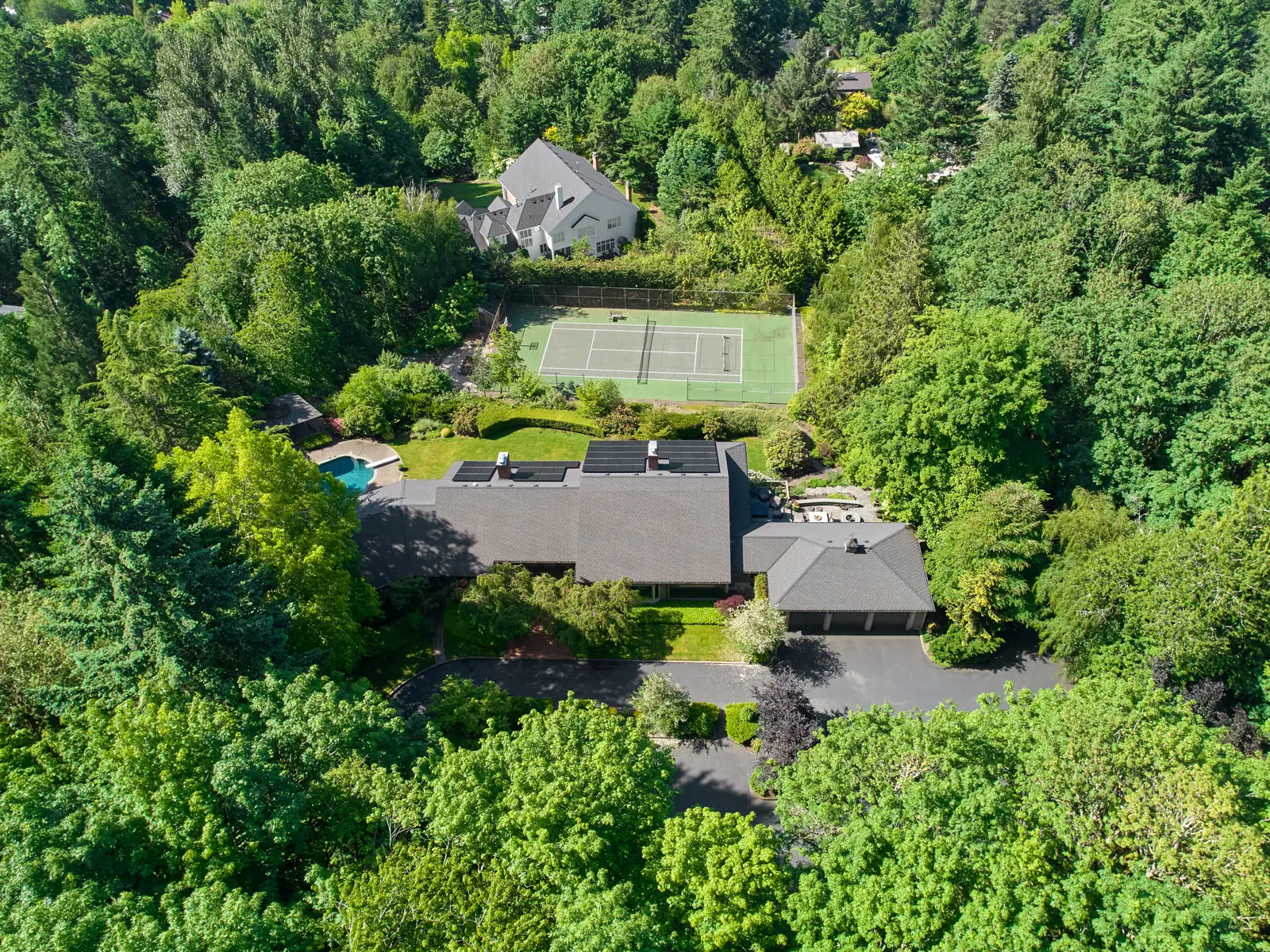 4801 SW Patton Road, 82s